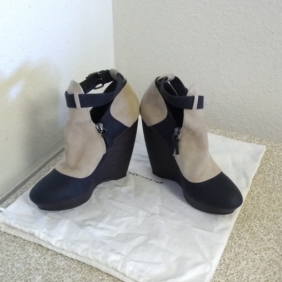 Balenciaga Black Beige Suede Wedge Boots - Picture 4 of 6